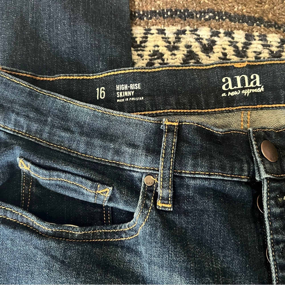 EUC a.n.a High Rise Skinny jeans…size 16…only worn once. - Picture 2 of 7